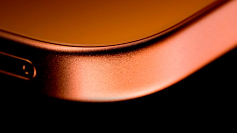 Honor 600 Pro засветился на постерах с дизайном в стиле iPhone