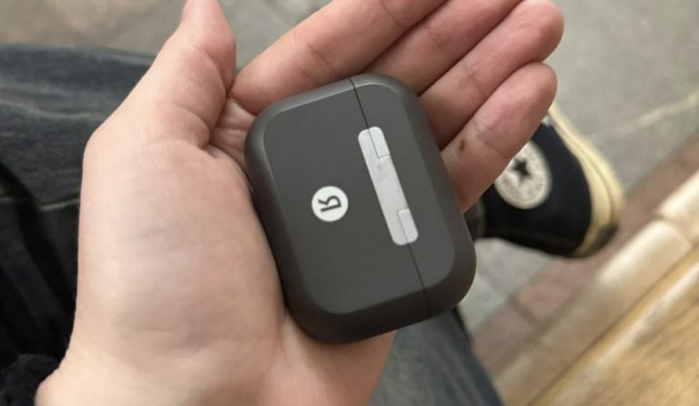 В сети появились фото «Яндекс Дропс» — наушники нашли в московском метро