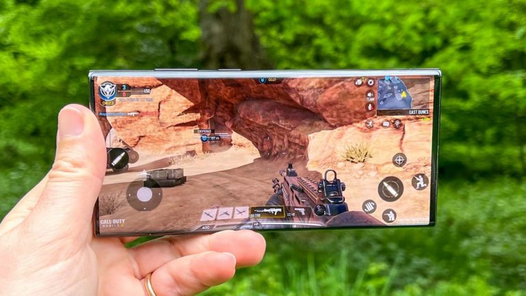 Samsung заплатит владельцам Galaxy S22 за скрытое ограничение мощности