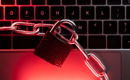 Bloomberg: блокировки в России приостановили из-за недовольства общества