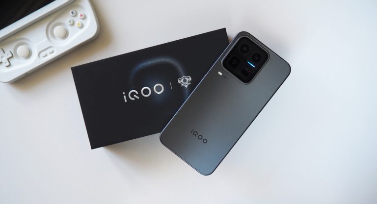 iQOO 15 Ultra: первый взгляд на игровой флагман с вентилятором внутри