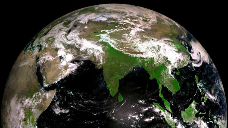 «Роскосмос» показал новый снимок Земли из космоса в честь Дня Земли