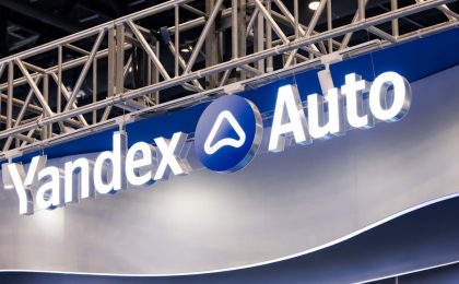 Представлена новая ИИ-платформа «Яндекс Авто» с Алисой