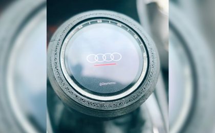 Владелец Audi встроил WearOS прямо в коробку передач