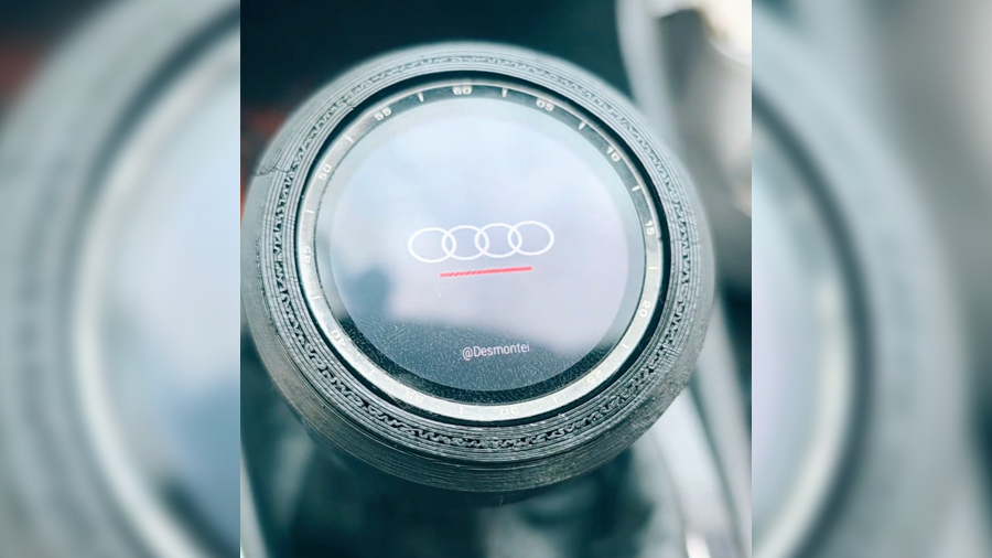 Владелец Audi встроил WearOS прямо в коробку передач