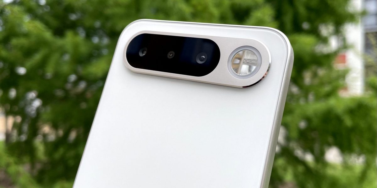 Обзор Realme 16 5G: тонкий, живучий, с зеркалом. Баловство или гениальная идея?
