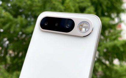 Обзор Realme 16 5G: тонкий, живучий, с зеркалом. Баловство или гениальная идея?