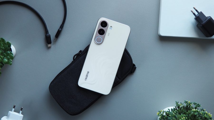 Обзор realme C100x: зарядил и забыл на пару дней