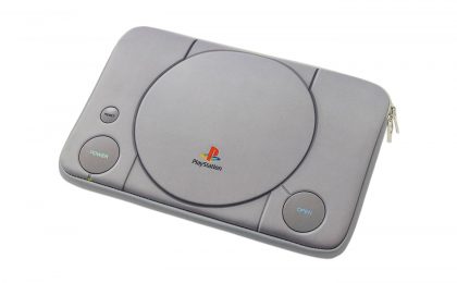 PlayStation 1994 года стала чехлом для ноутбука и планшета