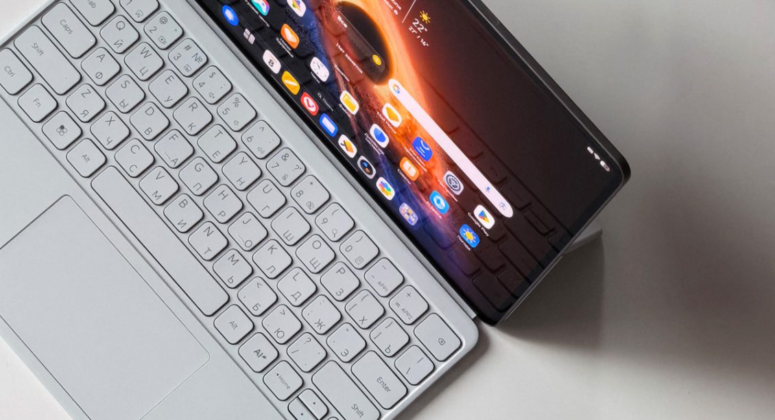 Первый взгляд на HONOR MagicPad 4: планшет, который хочет быть ноутбуком