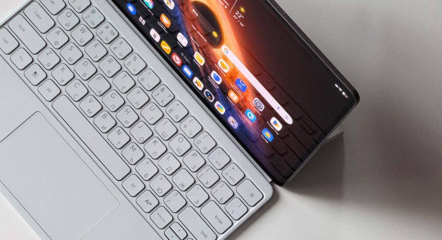 Первый взгляд на HONOR MagicPad 4: планшет, который хочет быть ноутбуком