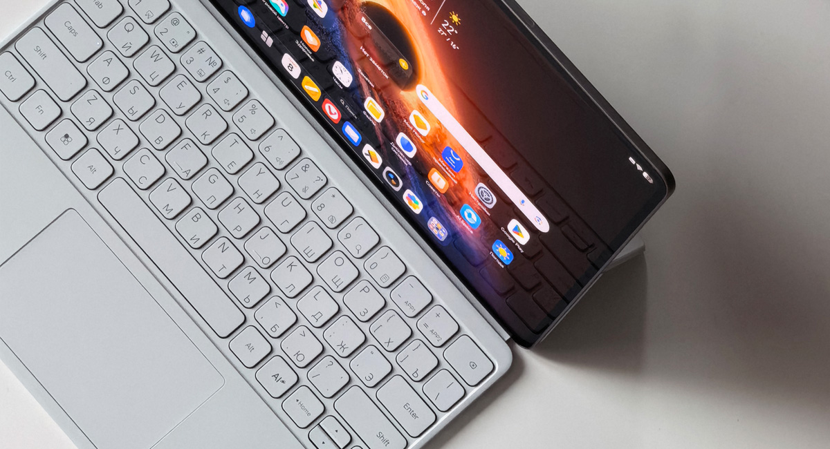 Первый взгляд на HONOR MagicPad 4: планшет, который хочет быть ноутбуком