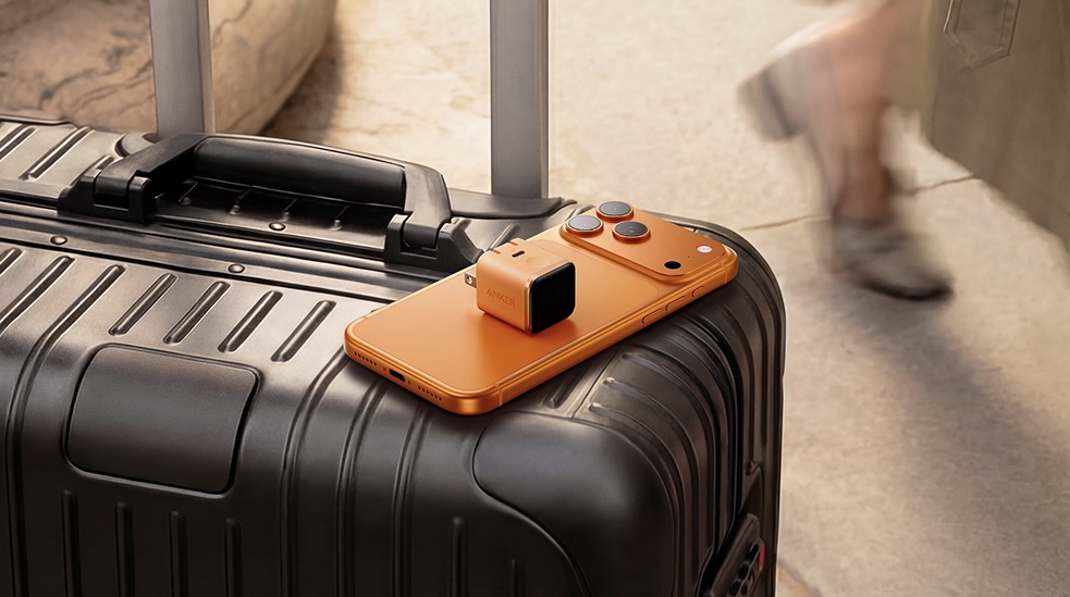 Anker выпустила в России зарядку Nano Charger 45 Вт с цветным экраном