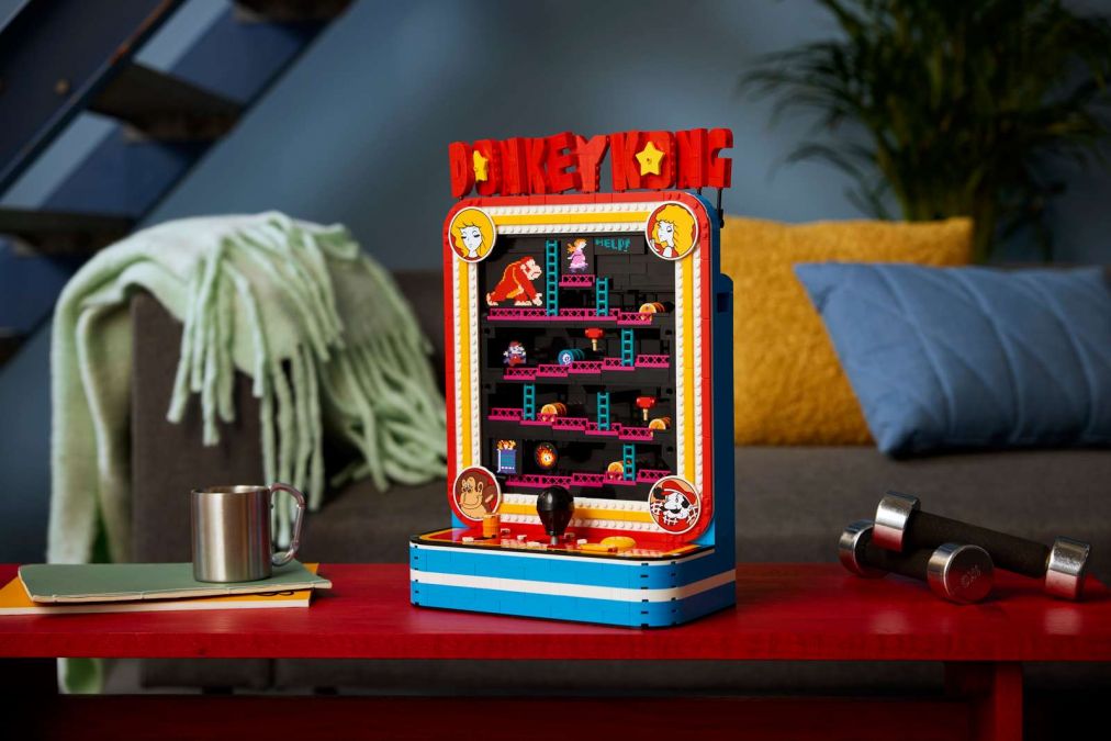 Мечта геймера из 80-х: LEGO выпустила рабочий аркадный автомат Donkey Kong, на котором можно «играть»